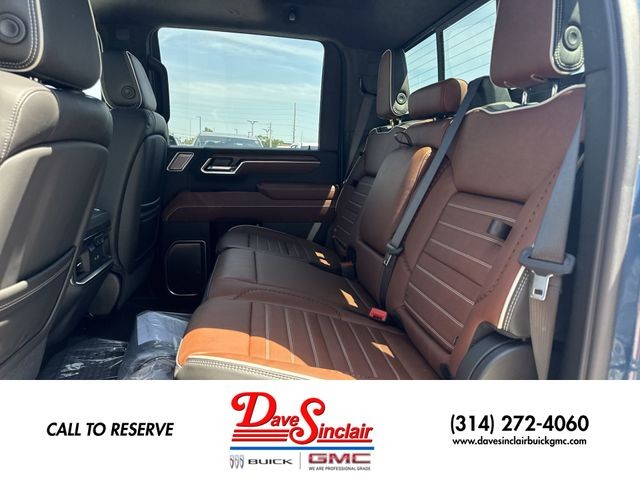 GMC Sierra 2500HD Vehicle Full-screen Gallery Image 23