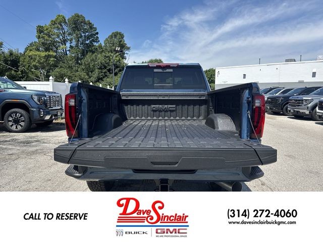 GMC Sierra 2500HD Vehicle Full-screen Gallery Image 24