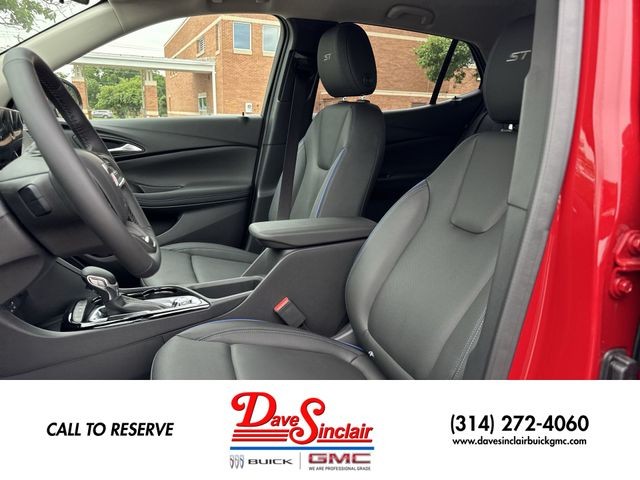 Buick Encore GX Vehicle Full-screen Gallery Image 11