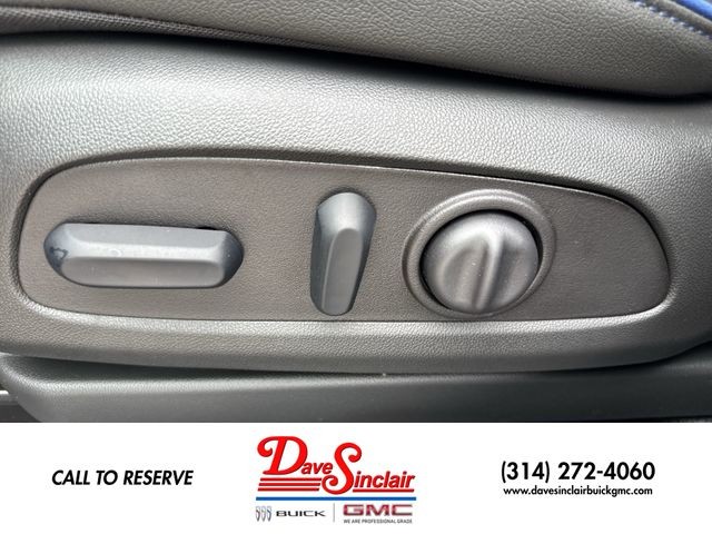 Buick Encore GX Vehicle Full-screen Gallery Image 12
