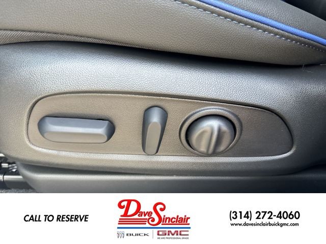 Buick Encore GX Vehicle Full-screen Gallery Image 12