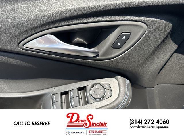 Buick Encore GX Vehicle Full-screen Gallery Image 13
