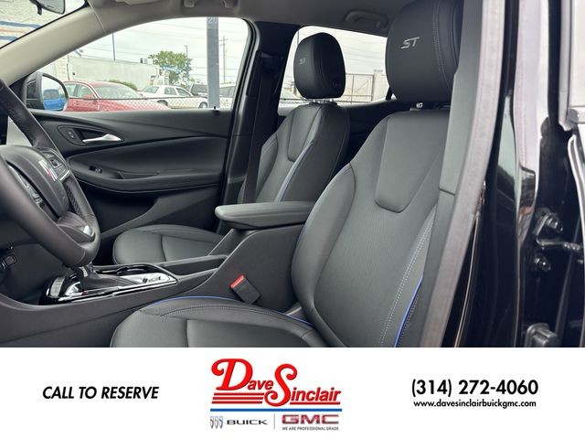 Buick Encore GX Vehicle Full-screen Gallery Image 11