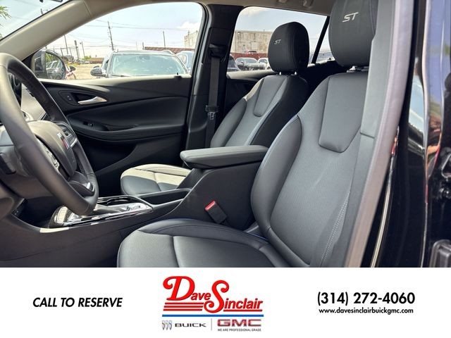 Buick Encore GX Vehicle Full-screen Gallery Image 11