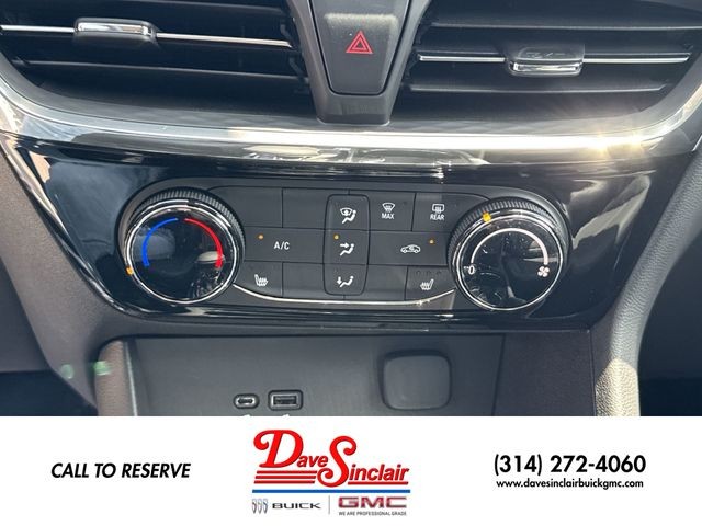 Buick Encore GX Vehicle Full-screen Gallery Image 18