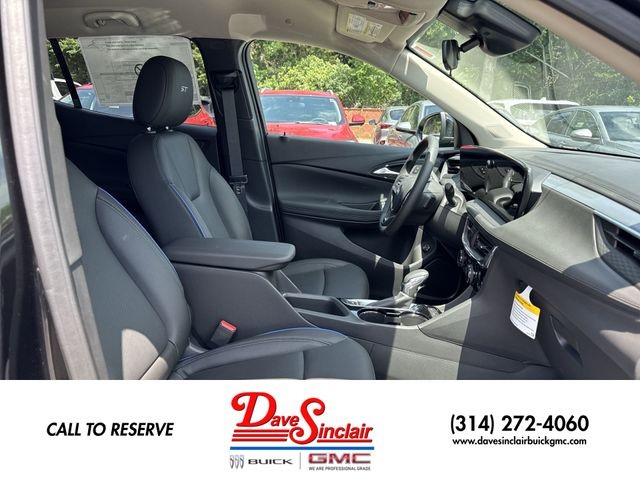 Buick Encore GX Vehicle Full-screen Gallery Image 24