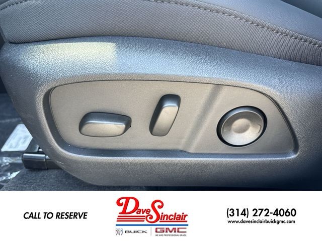 GMC Terrain Vehicle Full-screen Gallery Image 12