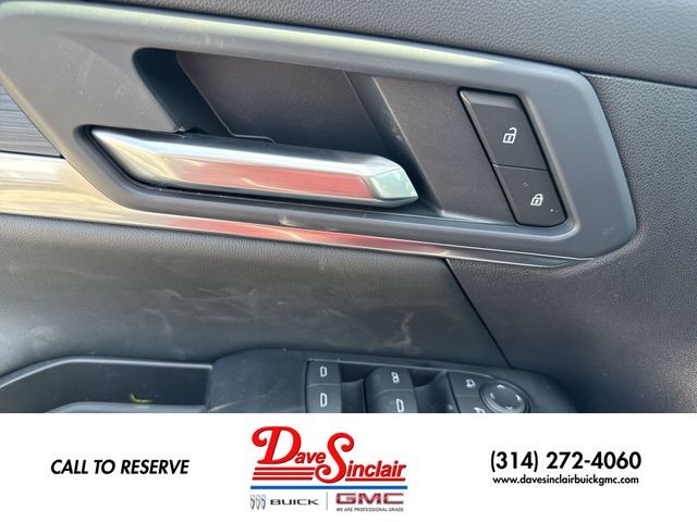 GMC Terrain Vehicle Full-screen Gallery Image 13