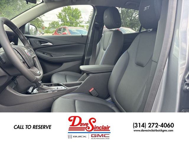 Buick Encore GX Vehicle Full-screen Gallery Image 11