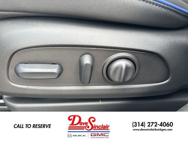 Buick Encore GX Vehicle Full-screen Gallery Image 12
