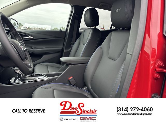 Buick Encore GX Vehicle Full-screen Gallery Image 11