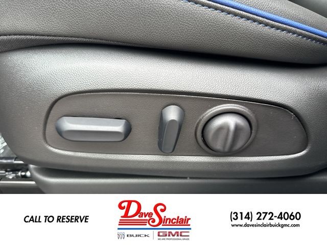 Buick Encore GX Vehicle Full-screen Gallery Image 12