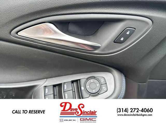 Buick Encore GX Vehicle Full-screen Gallery Image 13