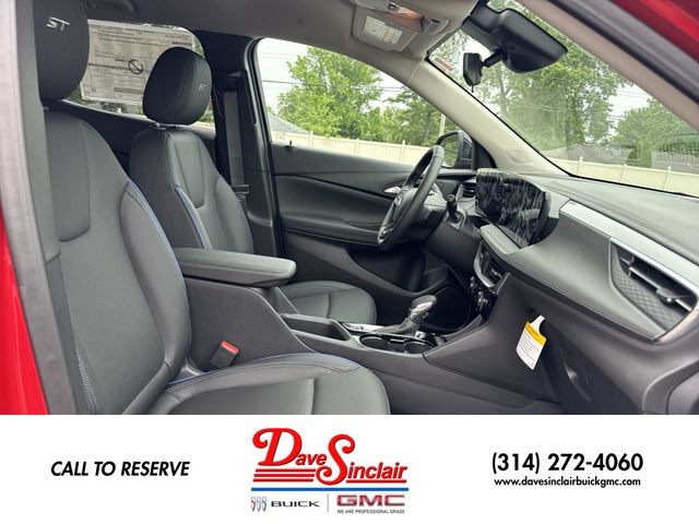 Buick Encore GX Vehicle Full-screen Gallery Image 23