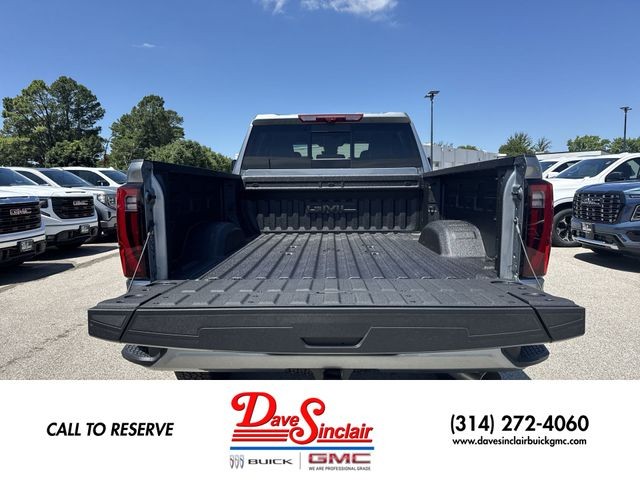 GMC Sierra 2500HD Vehicle Full-screen Gallery Image 24