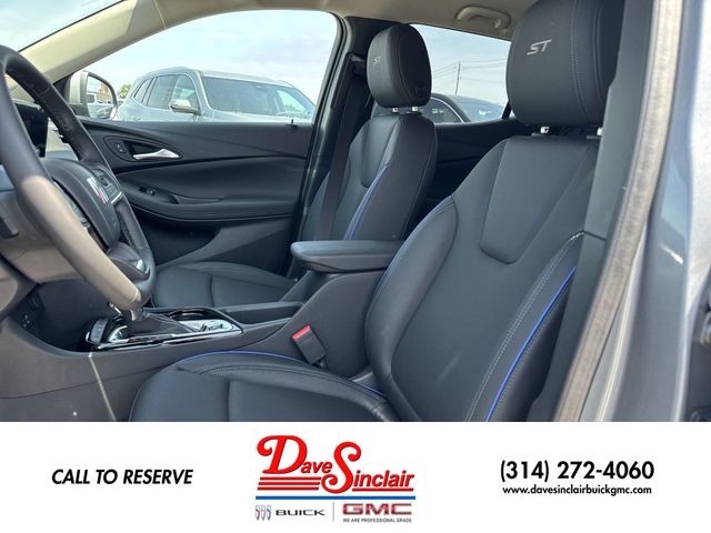 Buick Encore GX Vehicle Full-screen Gallery Image 11