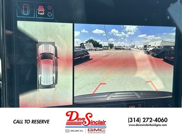 GMC Yukon Vehicle Full-screen Gallery Image 17