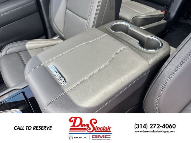 GMC Yukon Vehicle Full-screen Gallery Image 21