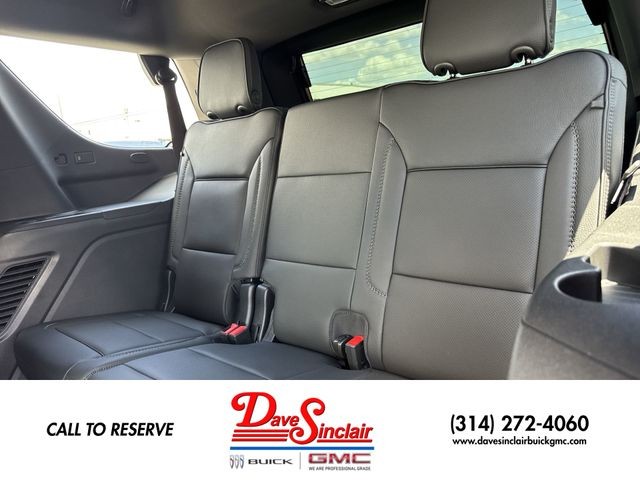 GMC Yukon Vehicle Full-screen Gallery Image 24