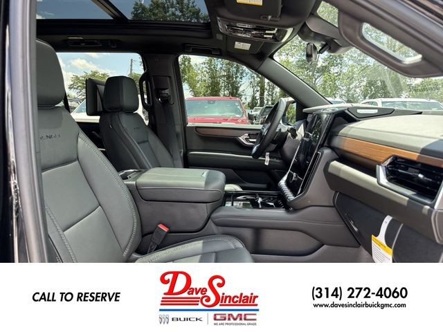 GMC Yukon Vehicle Full-screen Gallery Image 26