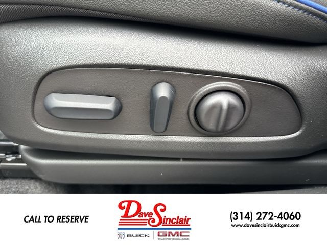 Buick Encore GX Vehicle Full-screen Gallery Image 12