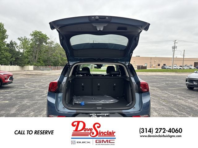 Buick Encore GX Vehicle Full-screen Gallery Image 22
