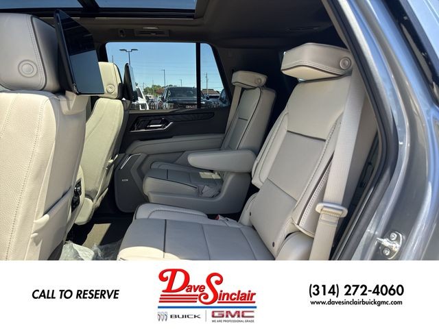GMC Yukon Vehicle Full-screen Gallery Image 23