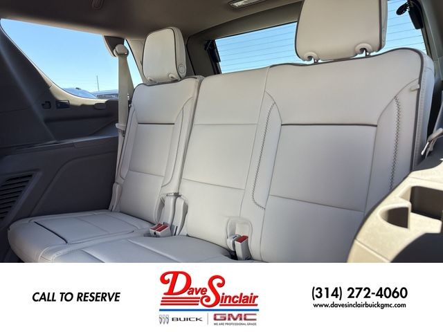 GMC Yukon Vehicle Full-screen Gallery Image 24