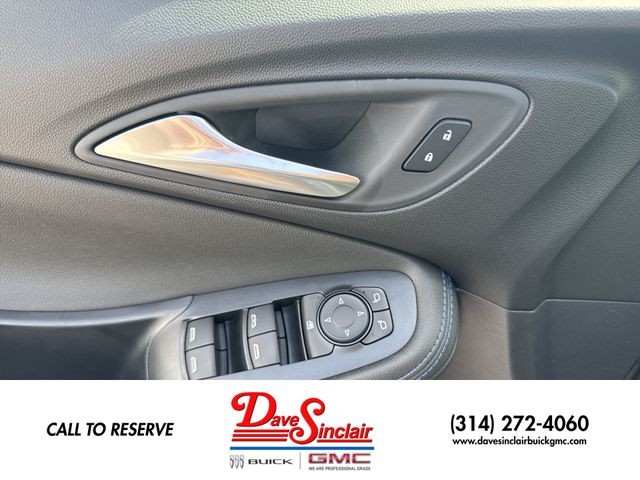 Buick Encore GX Vehicle Full-screen Gallery Image 13
