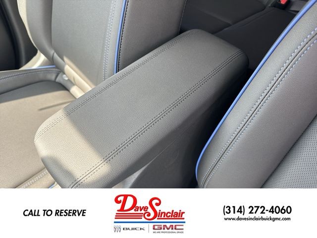 Buick Encore GX Vehicle Full-screen Gallery Image 20