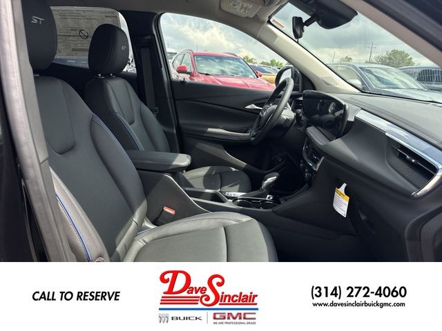 Buick Encore GX Vehicle Full-screen Gallery Image 22