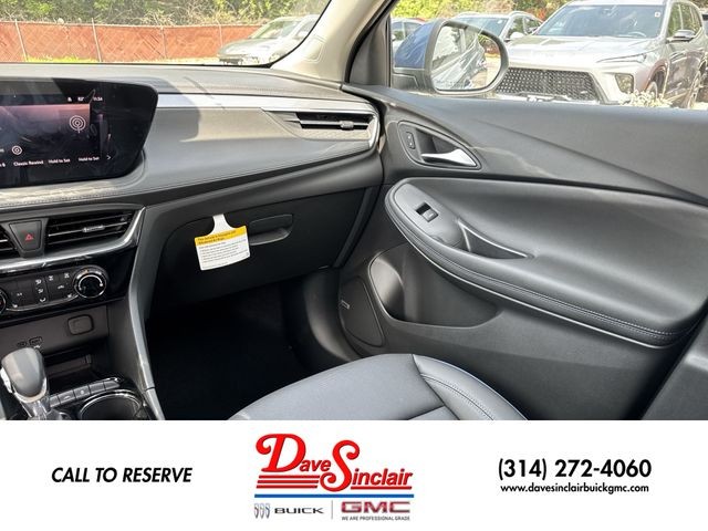 Buick Encore GX Vehicle Full-screen Gallery Image 11