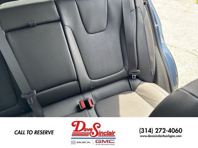 Buick Encore GX Vehicle Full-screen Gallery Image 15