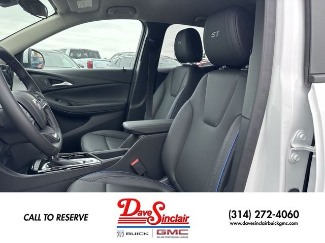 Buick Encore GX Vehicle Full-screen Gallery Image 11