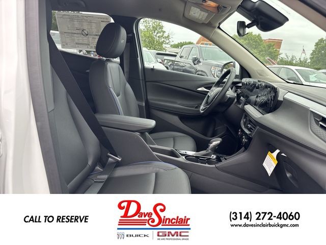 Buick Encore GX Vehicle Full-screen Gallery Image 23