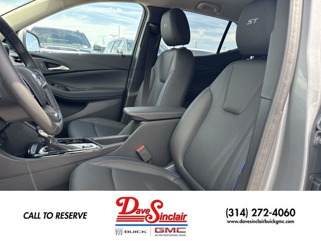 Buick Encore GX Vehicle Full-screen Gallery Image 11