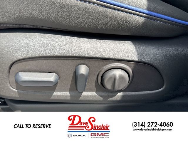 Buick Encore GX Vehicle Full-screen Gallery Image 12