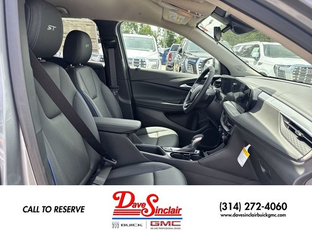 Buick Encore GX Vehicle Full-screen Gallery Image 23