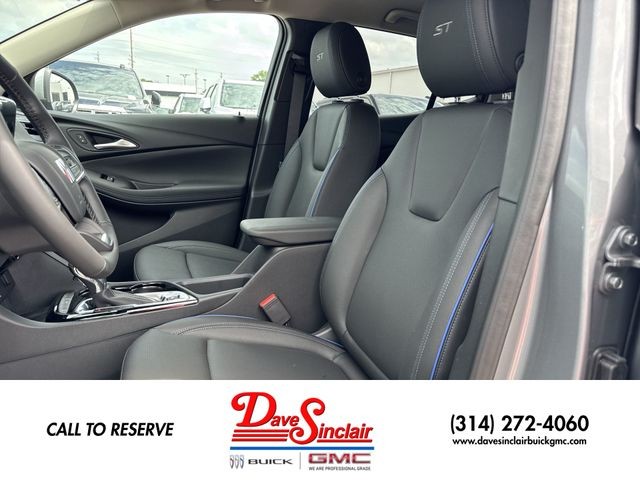 Buick Encore GX Vehicle Full-screen Gallery Image 11