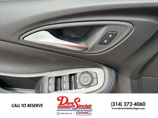 Buick Encore GX Vehicle Full-screen Gallery Image 13