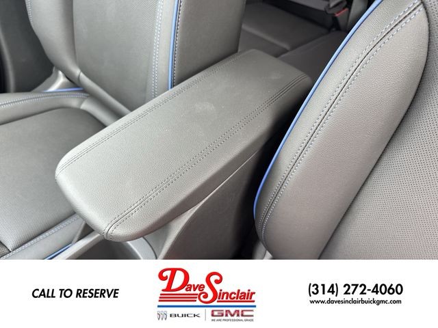 Buick Encore GX Vehicle Full-screen Gallery Image 20