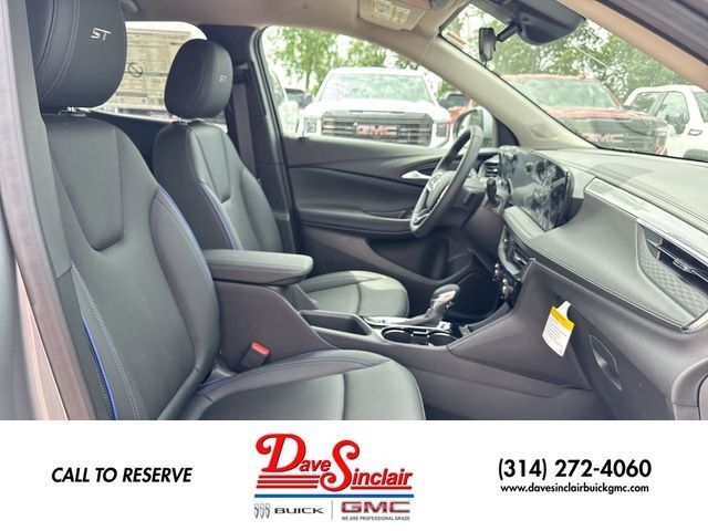 Buick Encore GX Vehicle Full-screen Gallery Image 23
