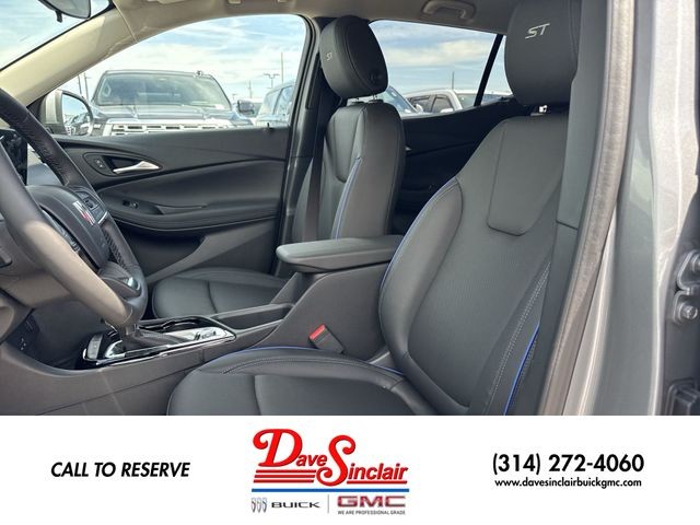 Buick Encore GX Vehicle Full-screen Gallery Image 11