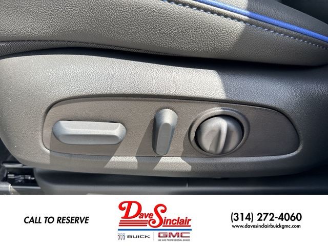Buick Encore GX Vehicle Full-screen Gallery Image 12