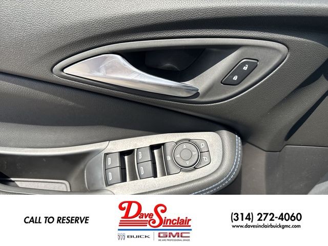 Buick Encore GX Vehicle Full-screen Gallery Image 13