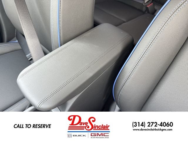 Buick Encore GX Vehicle Full-screen Gallery Image 21