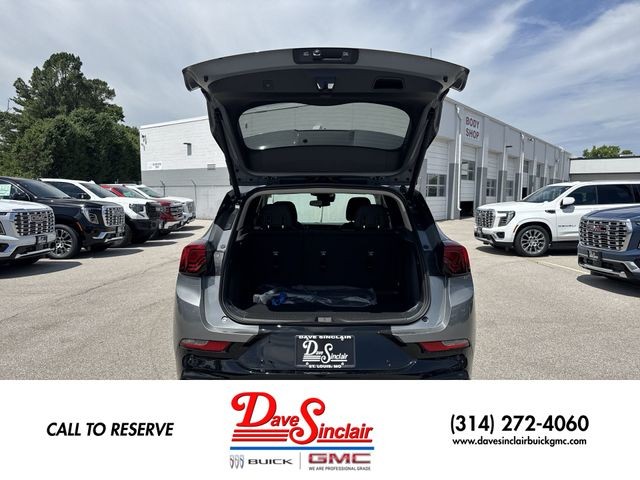 Buick Encore GX Vehicle Full-screen Gallery Image 23