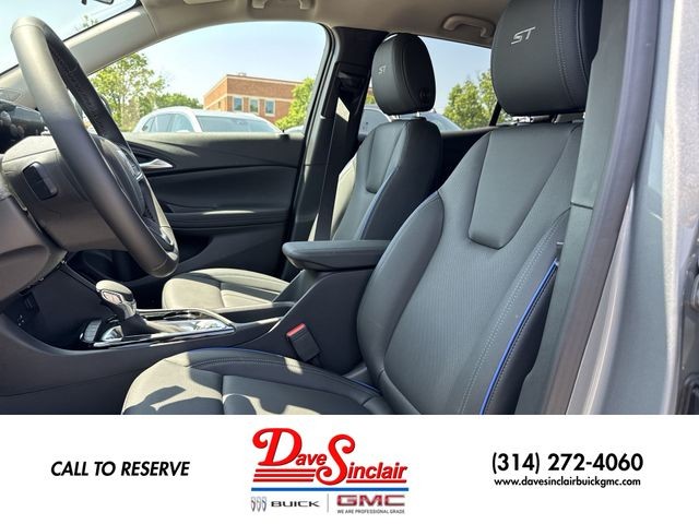 Buick Encore GX Vehicle Full-screen Gallery Image 11