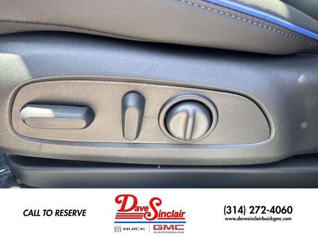 Buick Encore GX Vehicle Full-screen Gallery Image 12