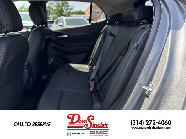 Buick Encore GX Vehicle Full-screen Gallery Image 21
